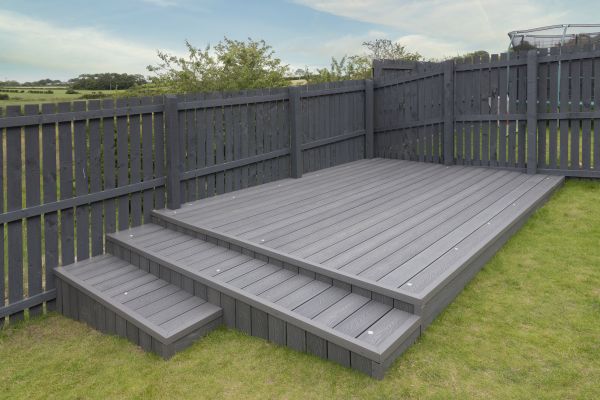 Vinyl Deck Construction in Knoxville